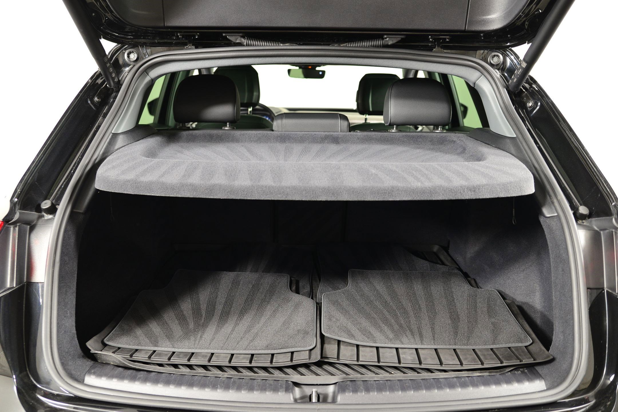 Certified 2024 Audi Q4 e-tron Prestige w/ Black Optic Package image 24