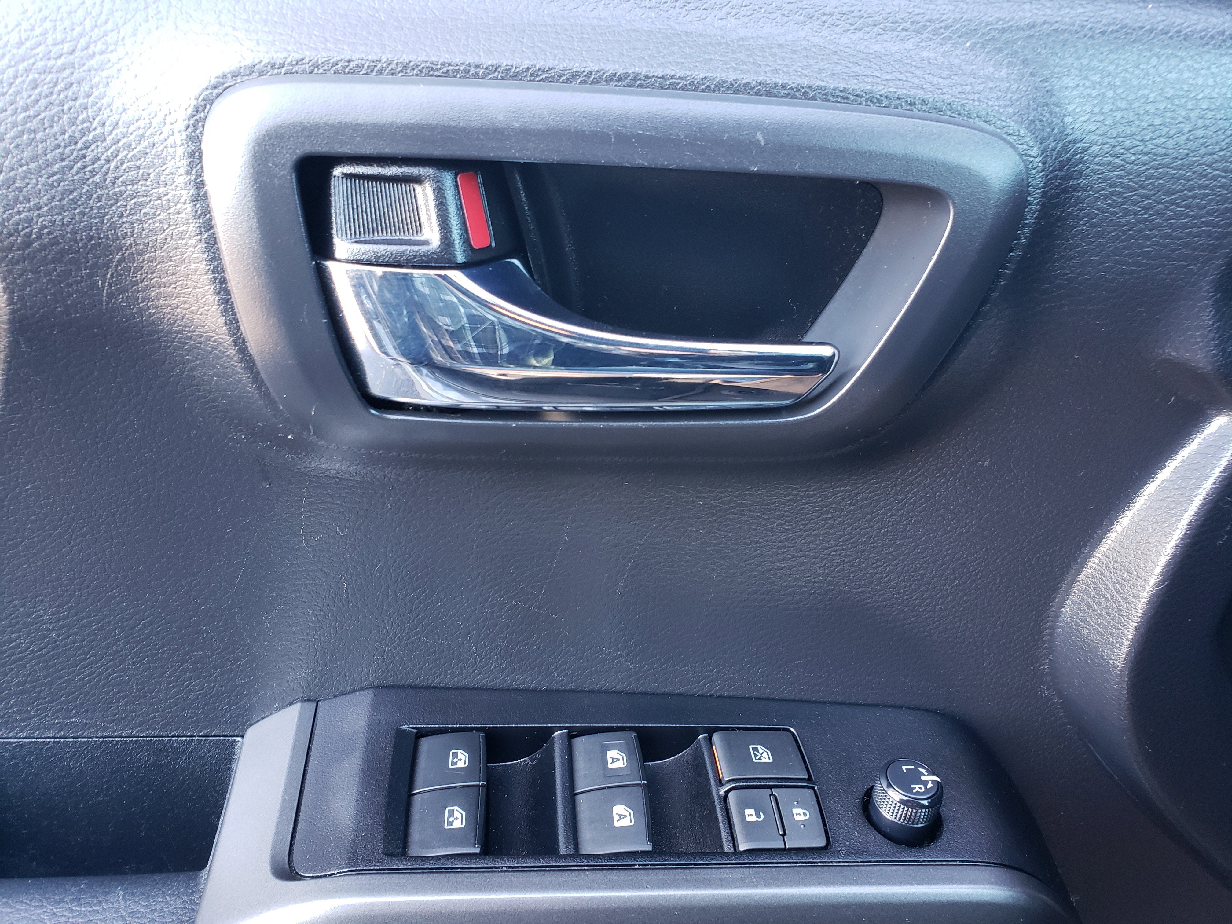 Used 2022 Toyota Tacoma TRD Off-Road w/ Technology Package image 14