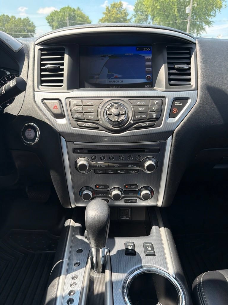 Used 2019 Nissan Pathfinder SL FWD image 17