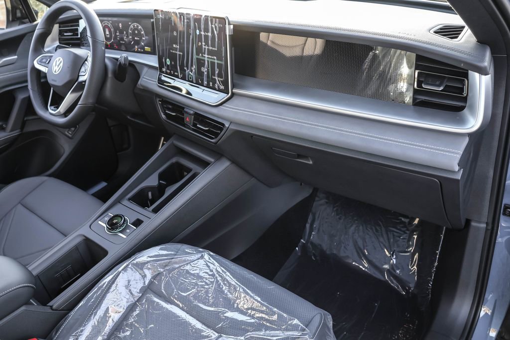 New 2026 Volkswagen Tiguan SE R-Line image 39