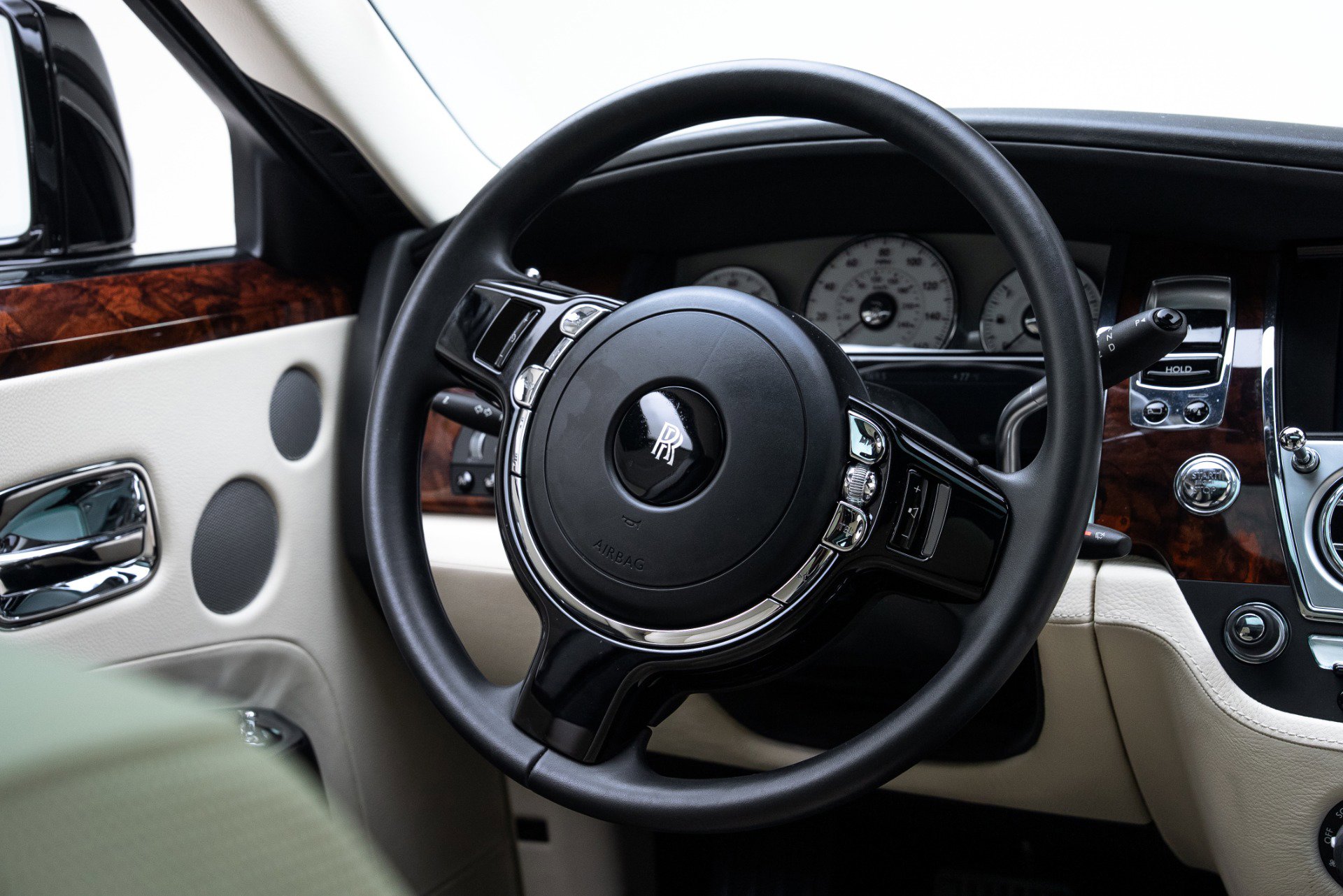 Used 2012 Rolls-Royce Ghost image 25