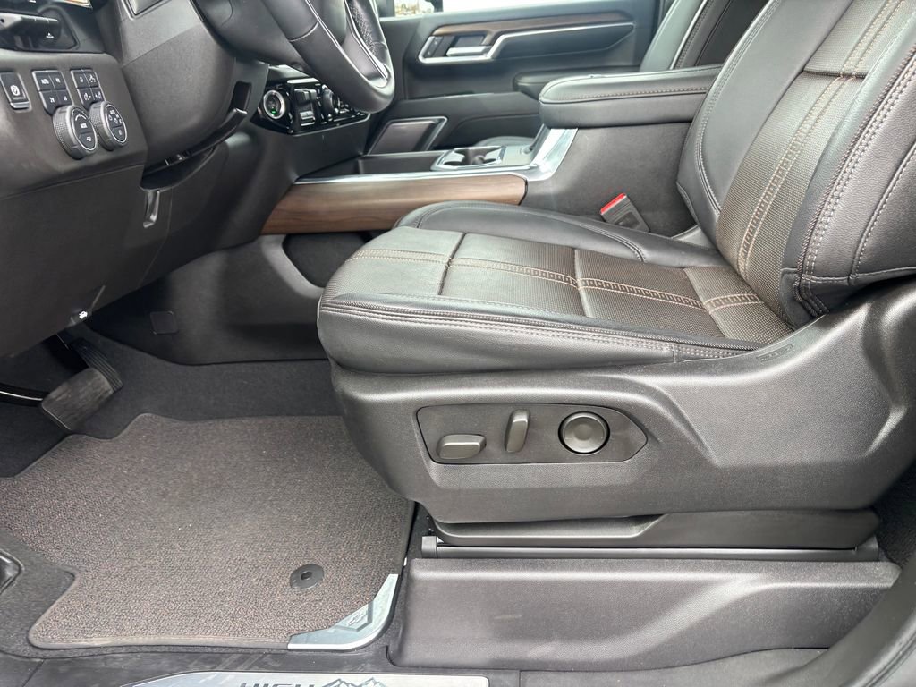 Certified 2025 Chevrolet Silverado 2500 High Country w/ Technology Package image 26