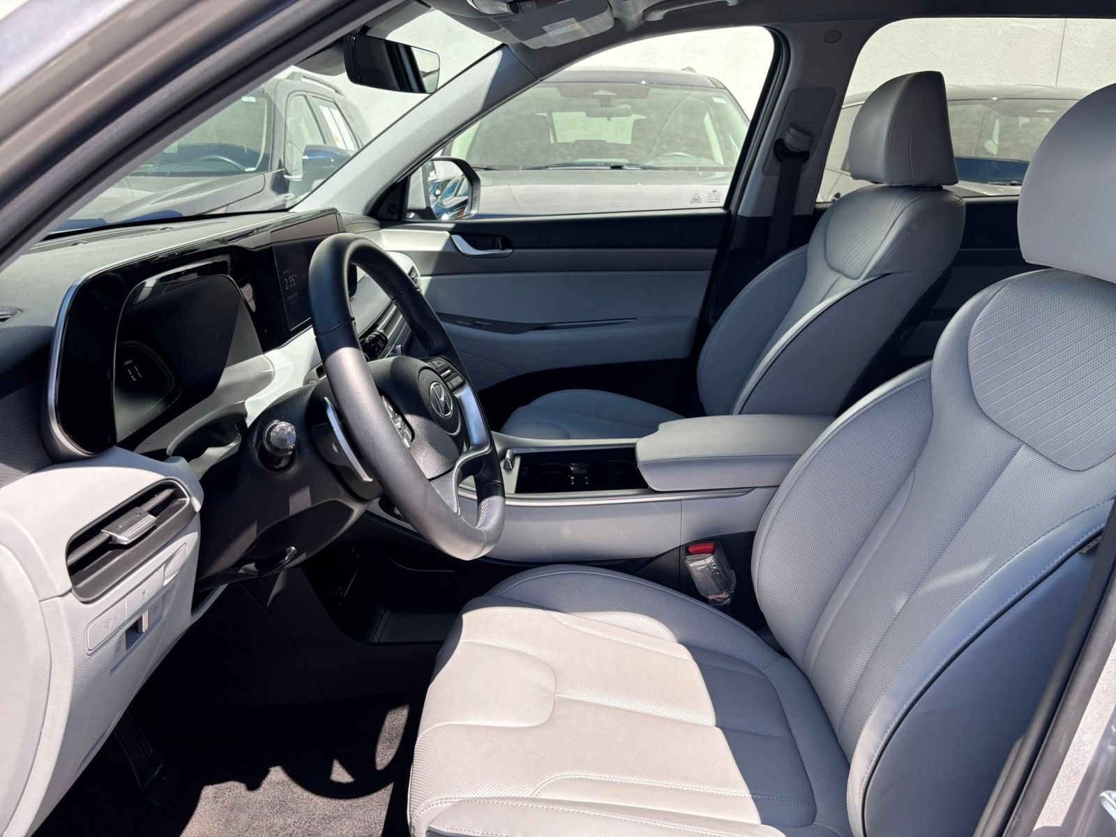 Used 2025 Hyundai Palisade SEL FWD image 29