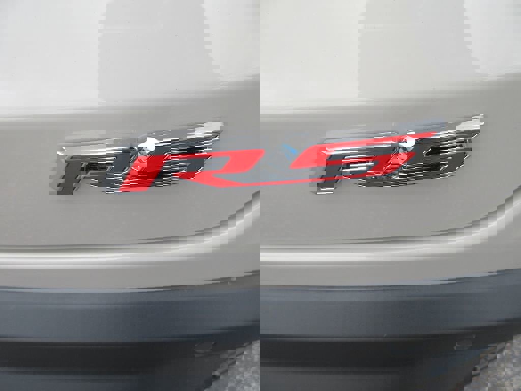 New 2026 Chevrolet Trax RS w/ Sunroof Package FWD image 10