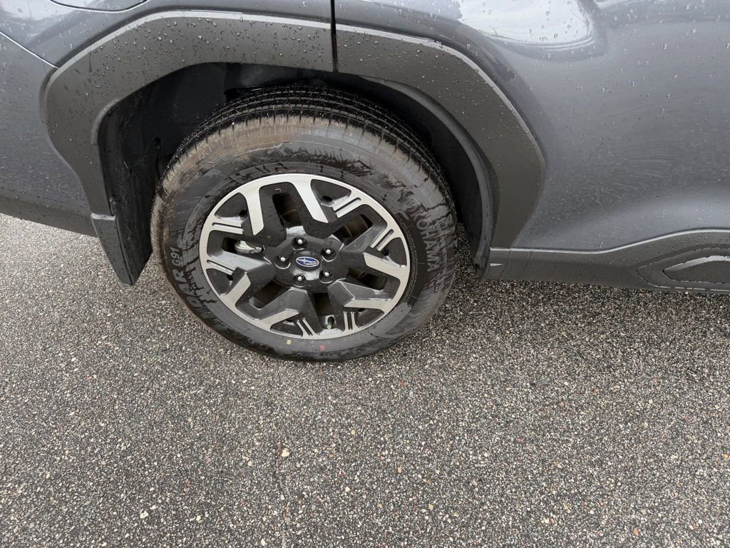 Used 2025 Subaru Forester Premium w/ Protection Package image 5