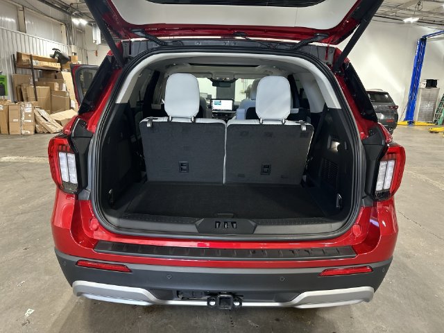 Certified 2026 Ford Explorer Platinum w/ LUX Leather Package AWD/4WD image 25