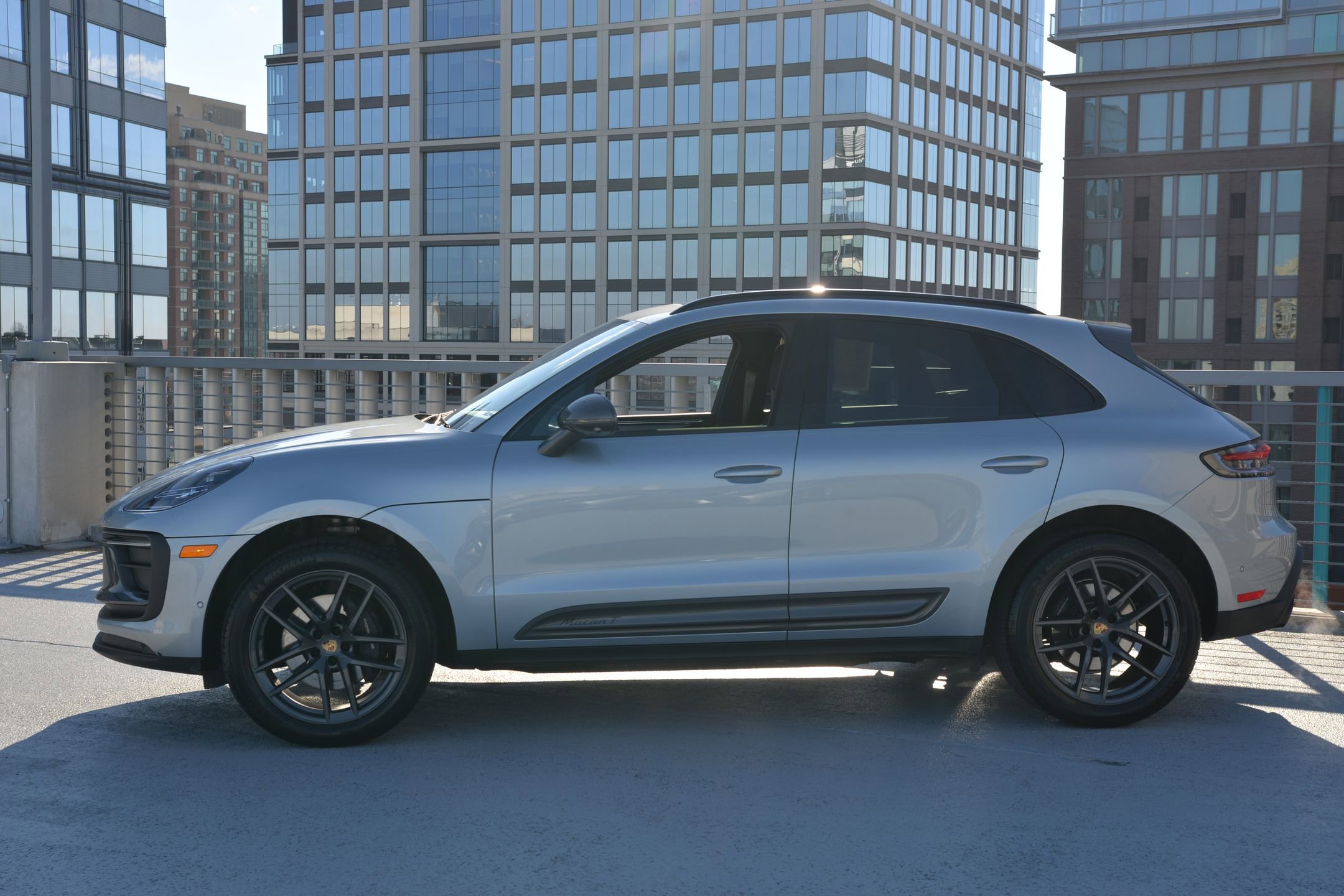 Certified 2024 Porsche Macan Turbo image 2