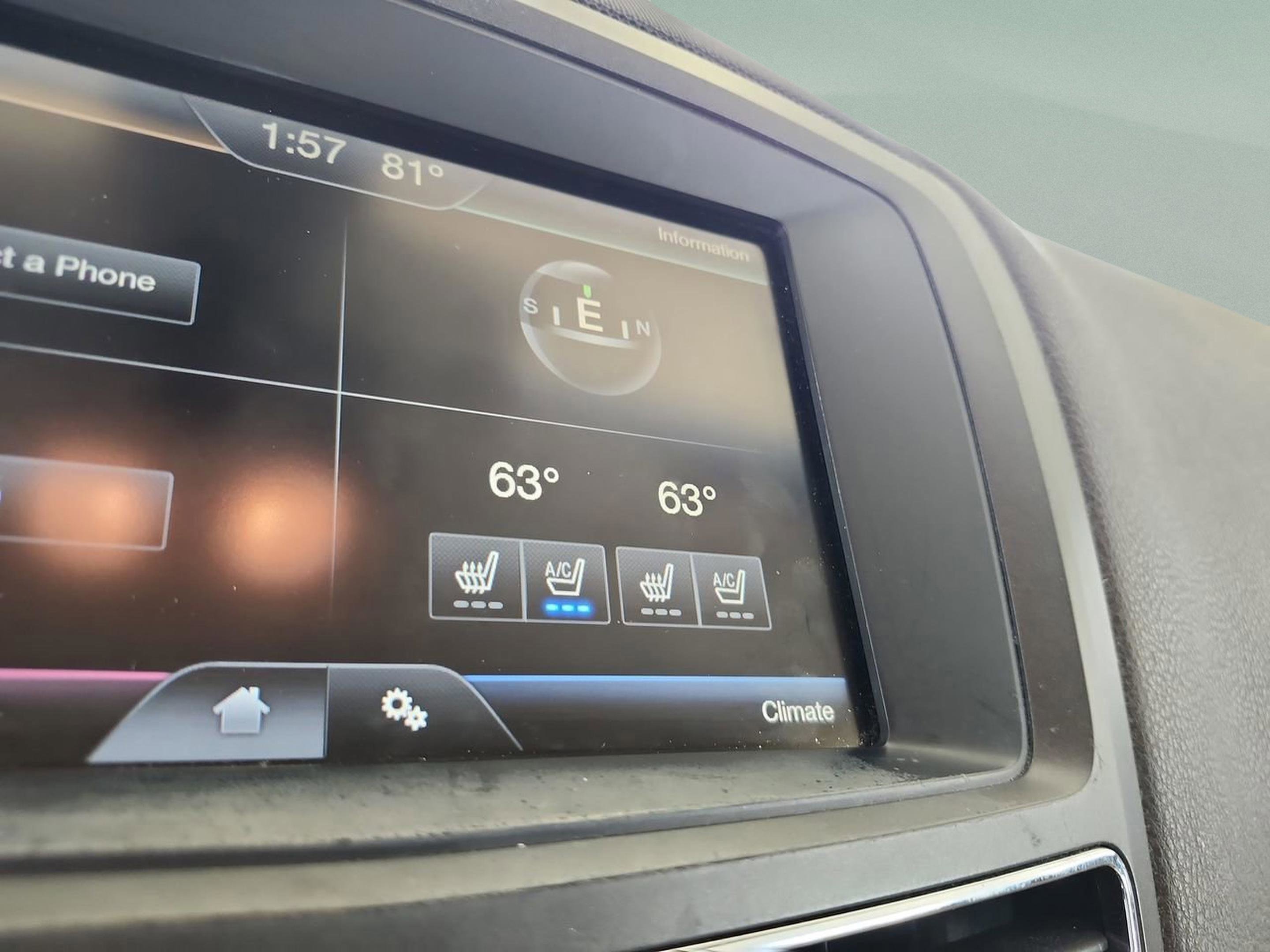 Used 2014 Lincoln MKT FWD image 28