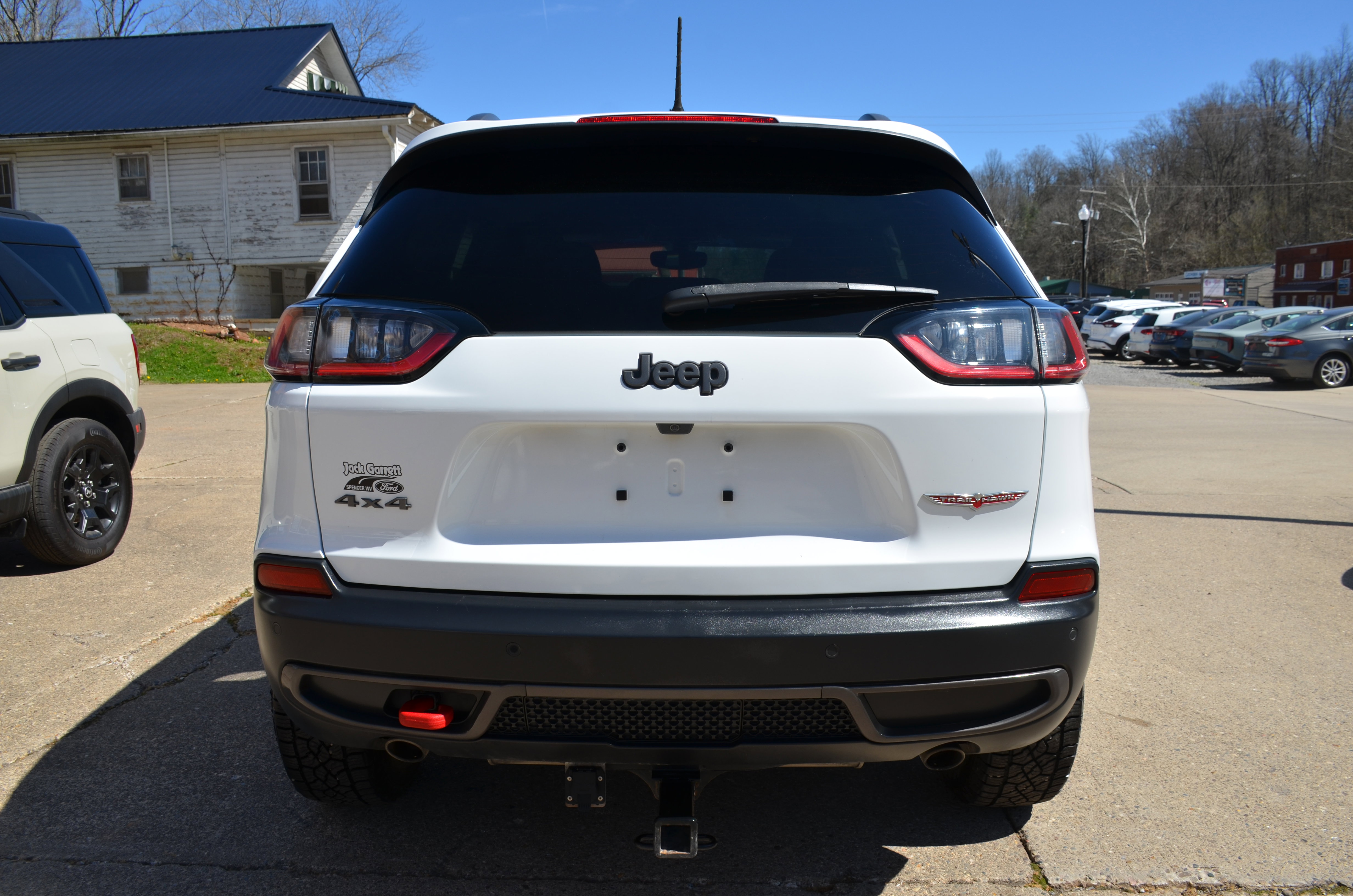 Used 2019 Jeep Cherokee Trailhawk w/ Cold Weather Group image 5