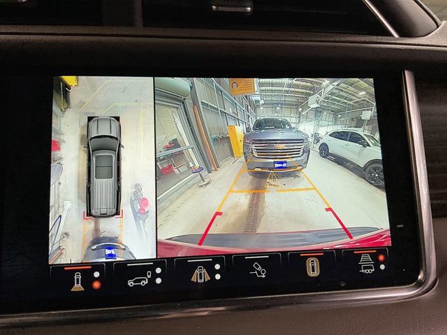 Used 2023 GMC Yukon XL Denali w/ Advanced Technology Package AWD/4WD image 4