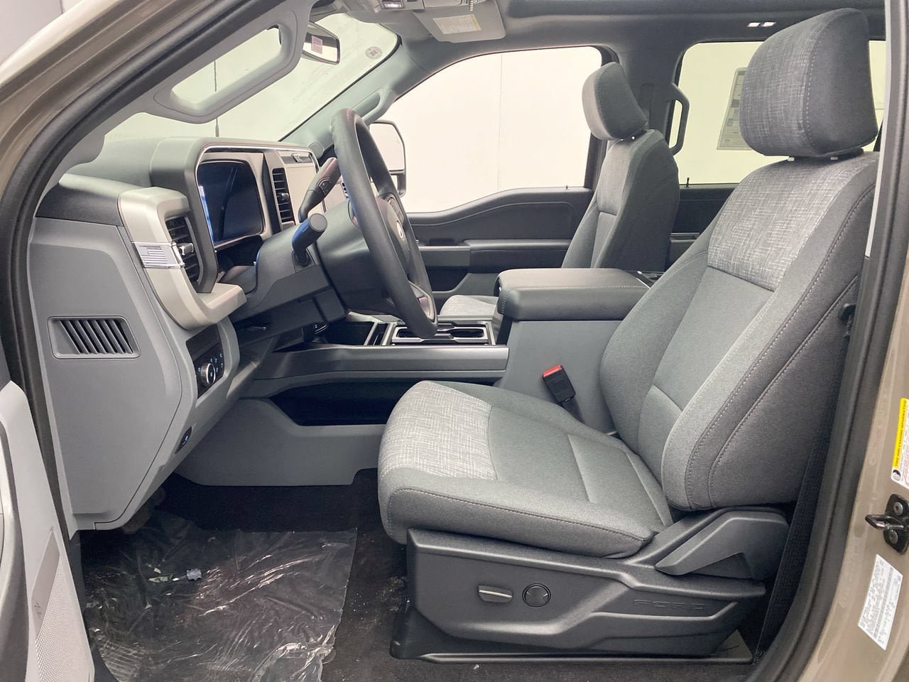 New 2026 Ford F350 XLT w/ XLT Premium Package AWD/4WD image 14