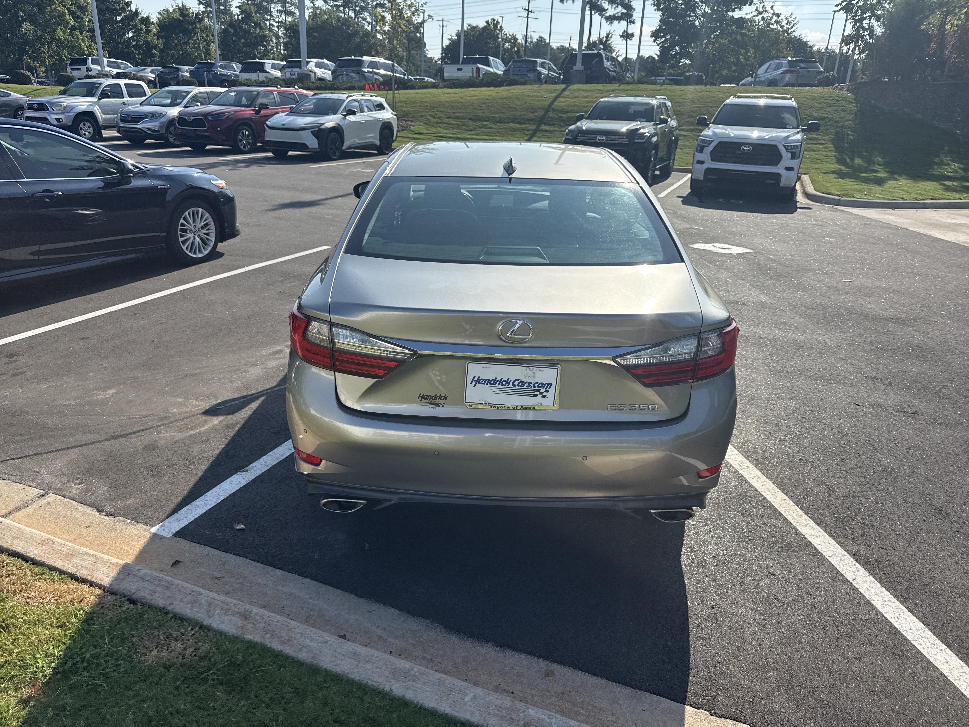 Used 2018 Lexus ES 350 w/ Navigation System Package FWD image 10