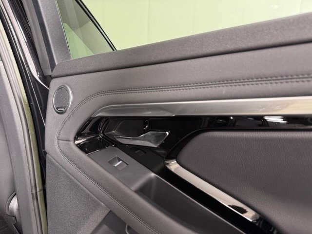 Used 2023 Land Rover Range Rover Evoque R-Dynamic SE AWD/4WD image 19