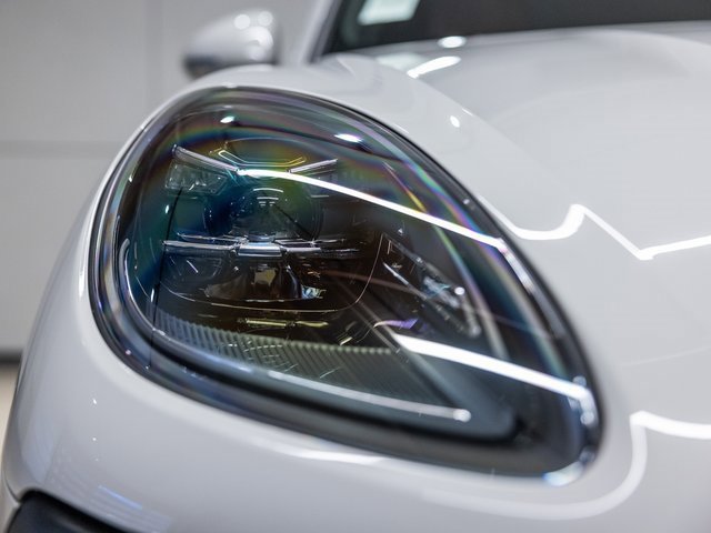 New 2026 Porsche Macan image 10