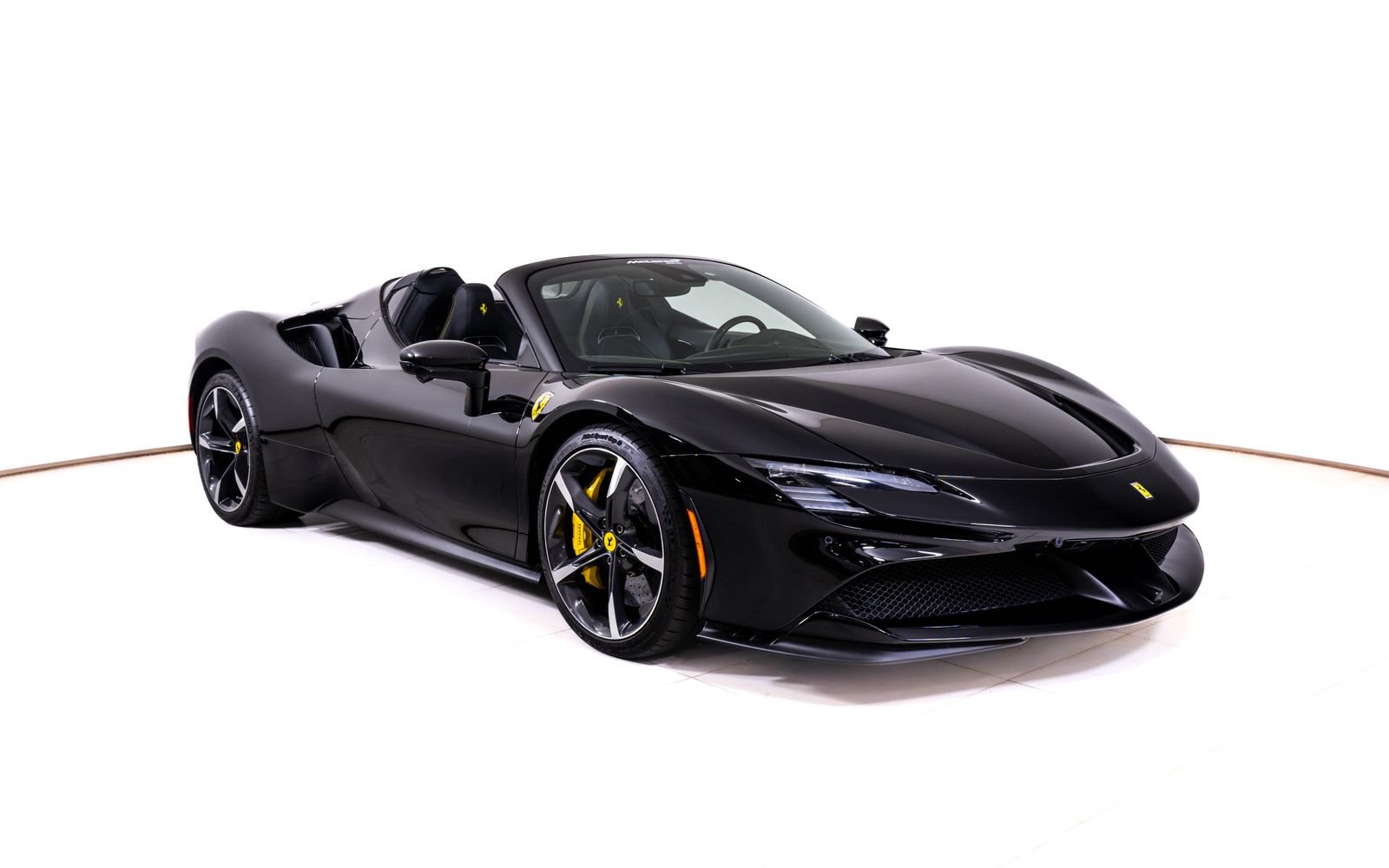Used 2022 Ferrari SF90 Spider AWD/4WD image 9