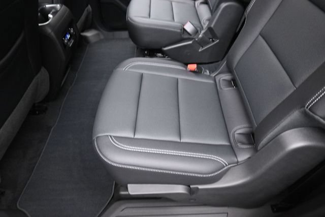 Used 2026 Chevrolet Traverse LT w/ Midnight/Sport Edition FWD image 23