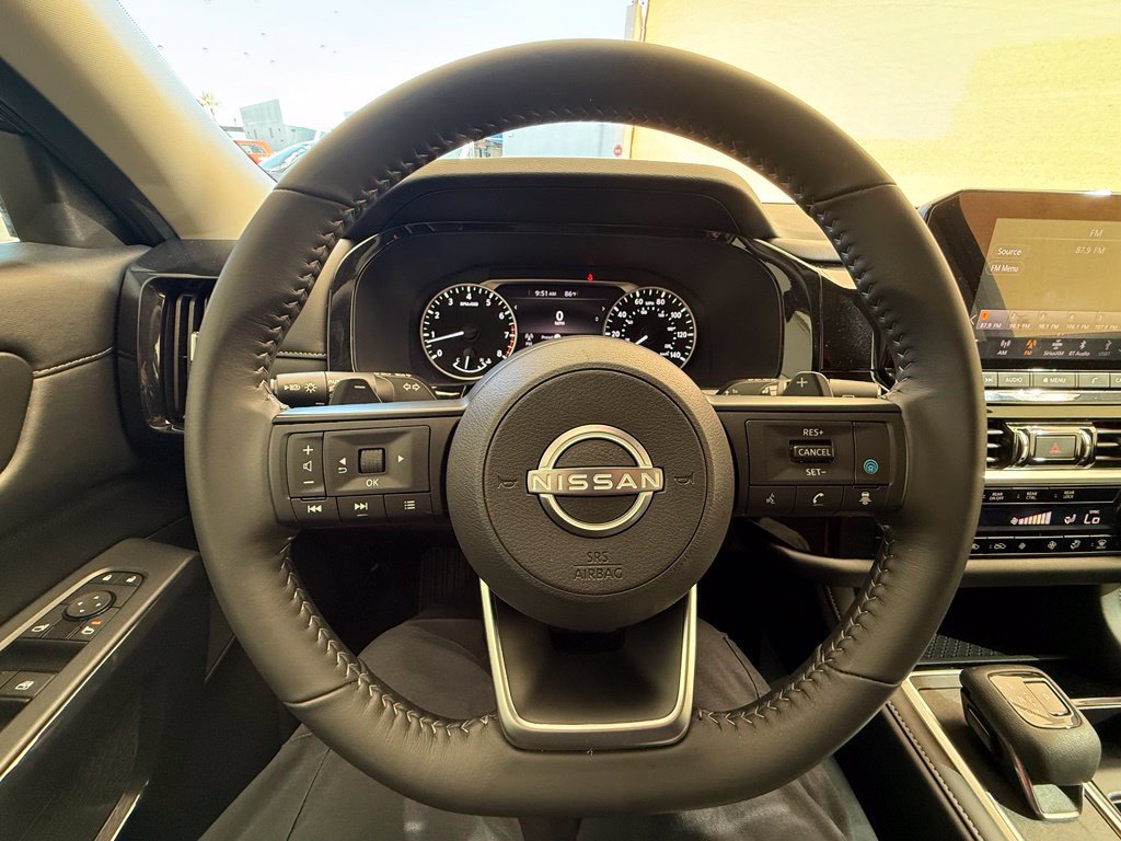 Used 2024 Nissan Pathfinder SV AWD/4WD image 19