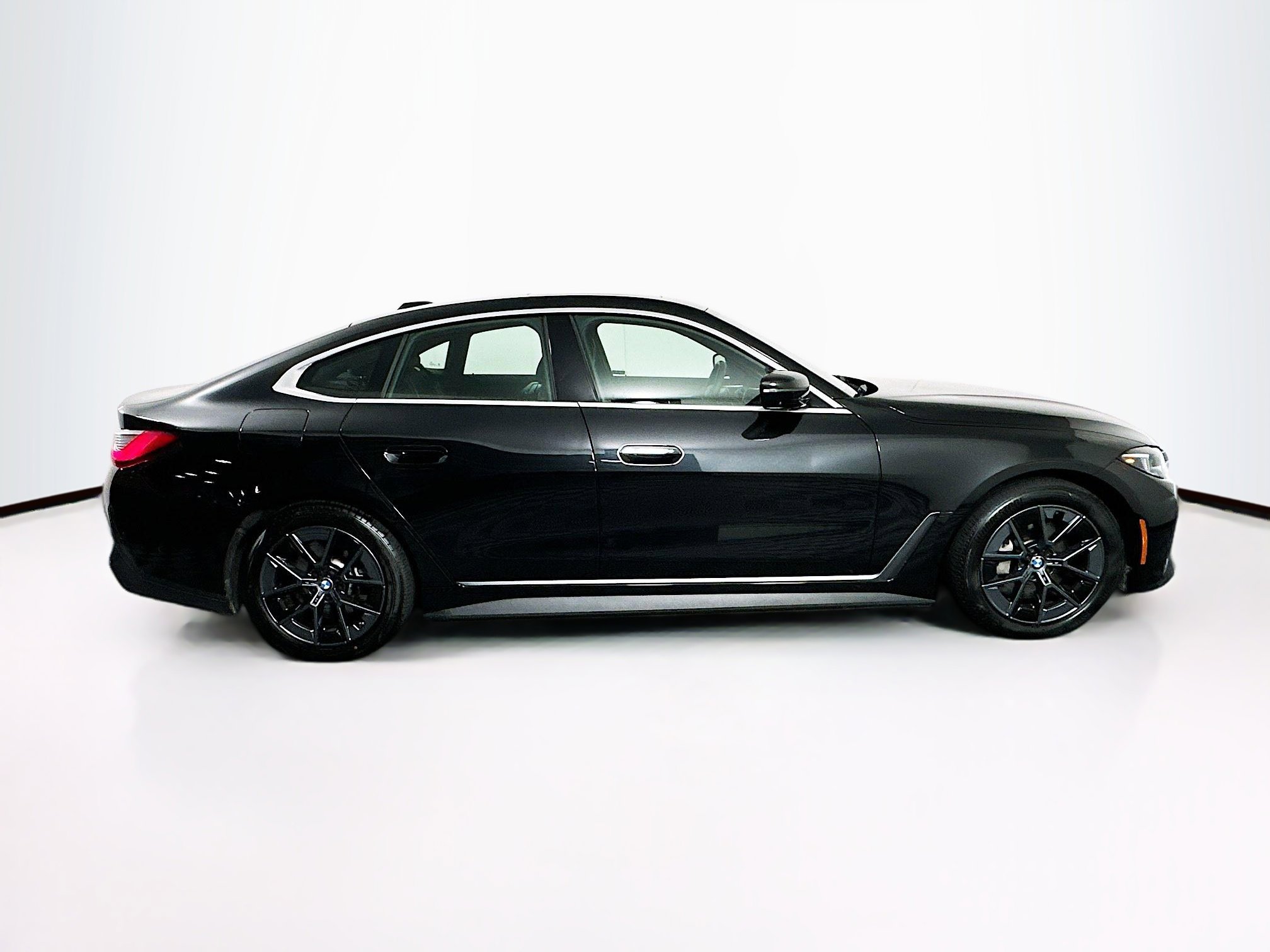 Used 2025 BMW i4 eDrive40 image 10