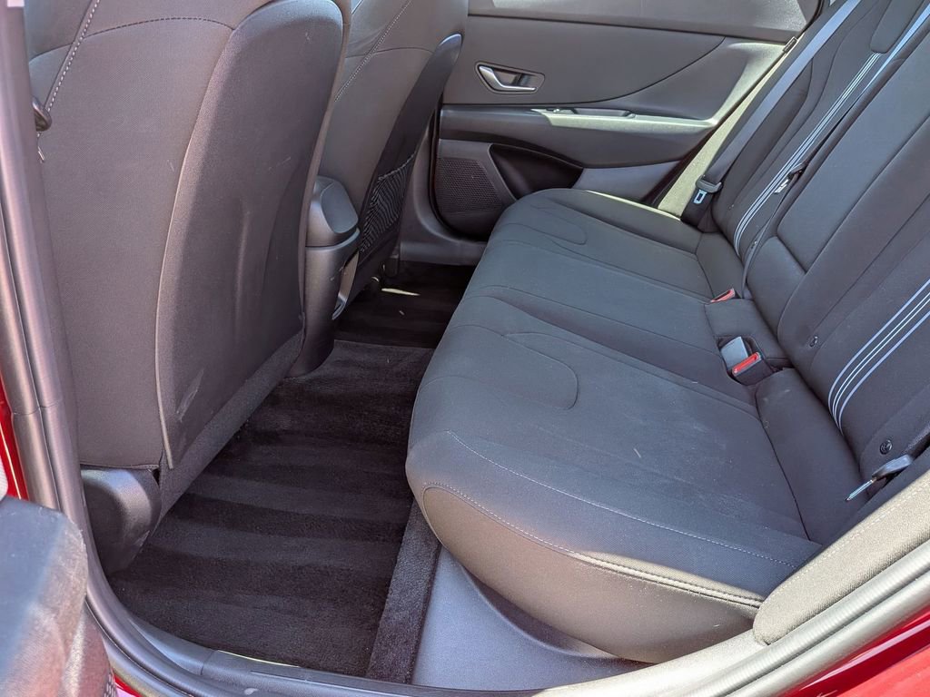 Used 2025 Hyundai Elantra SEL FWD image 28