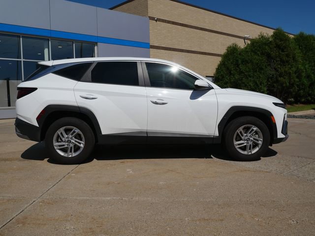 Used 2025 Hyundai Tucson SE AWD/4WD image 8