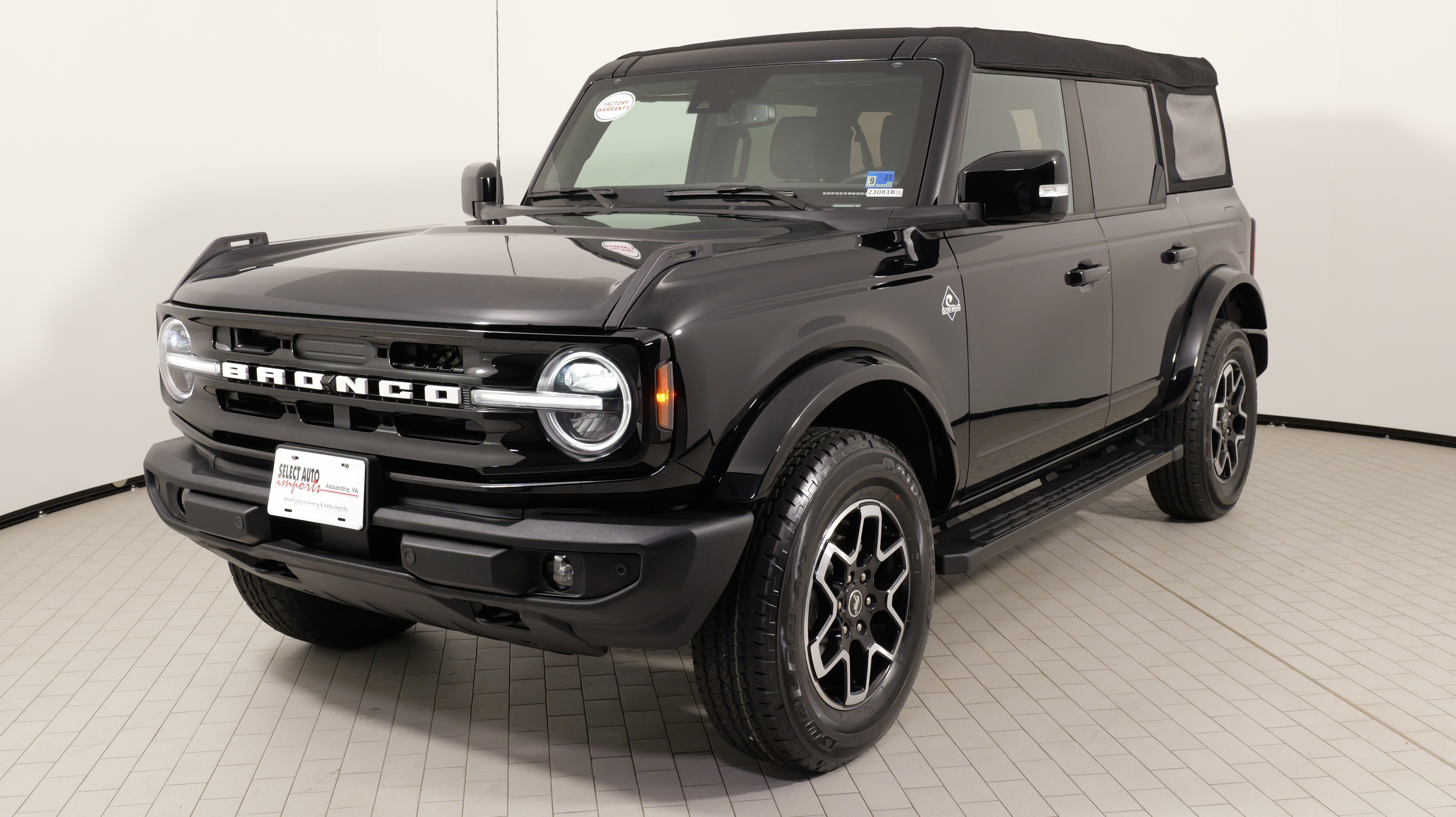 Used 2024 Ford Bronco Outer Banks AWD/4WD image 3