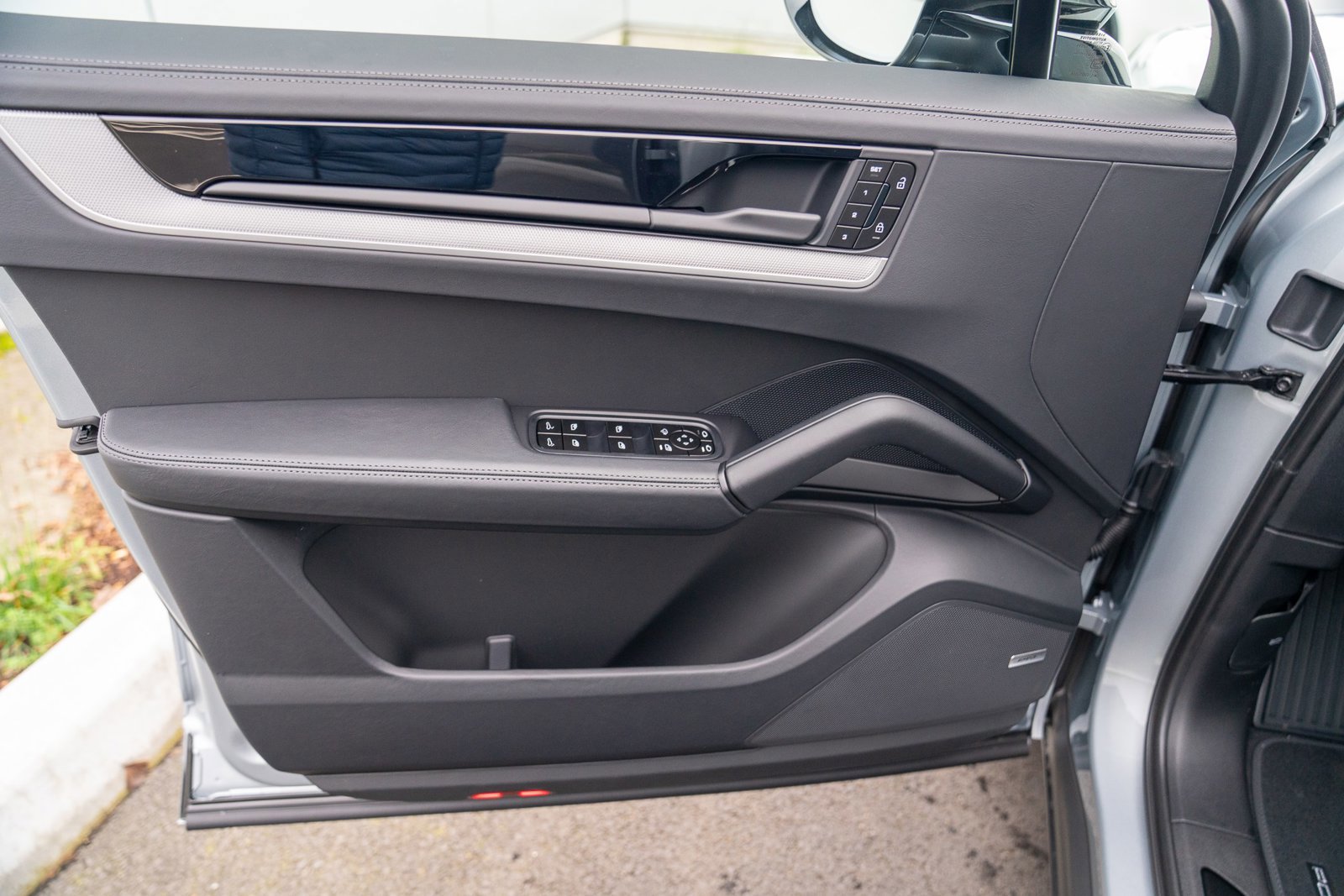 New 2026 Porsche Cayenne S image 10