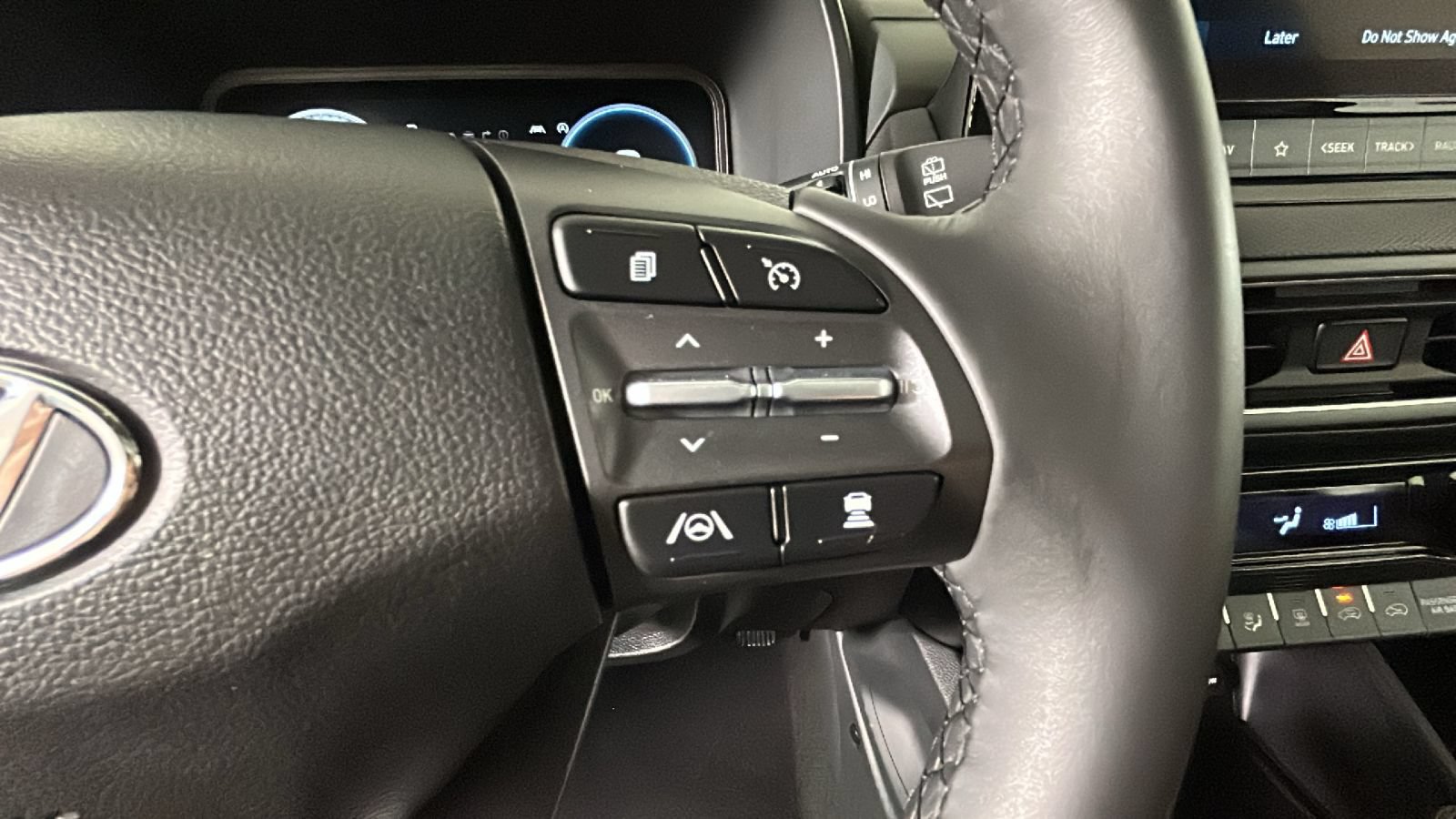 Used 2023 Hyundai Kona Limited AWD/4WD image 21