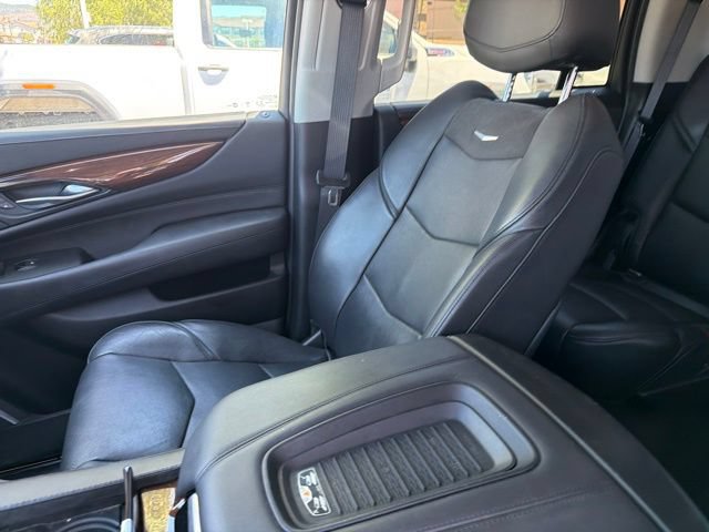 Used 2018 Cadillac Escalade Luxury RWD image 23