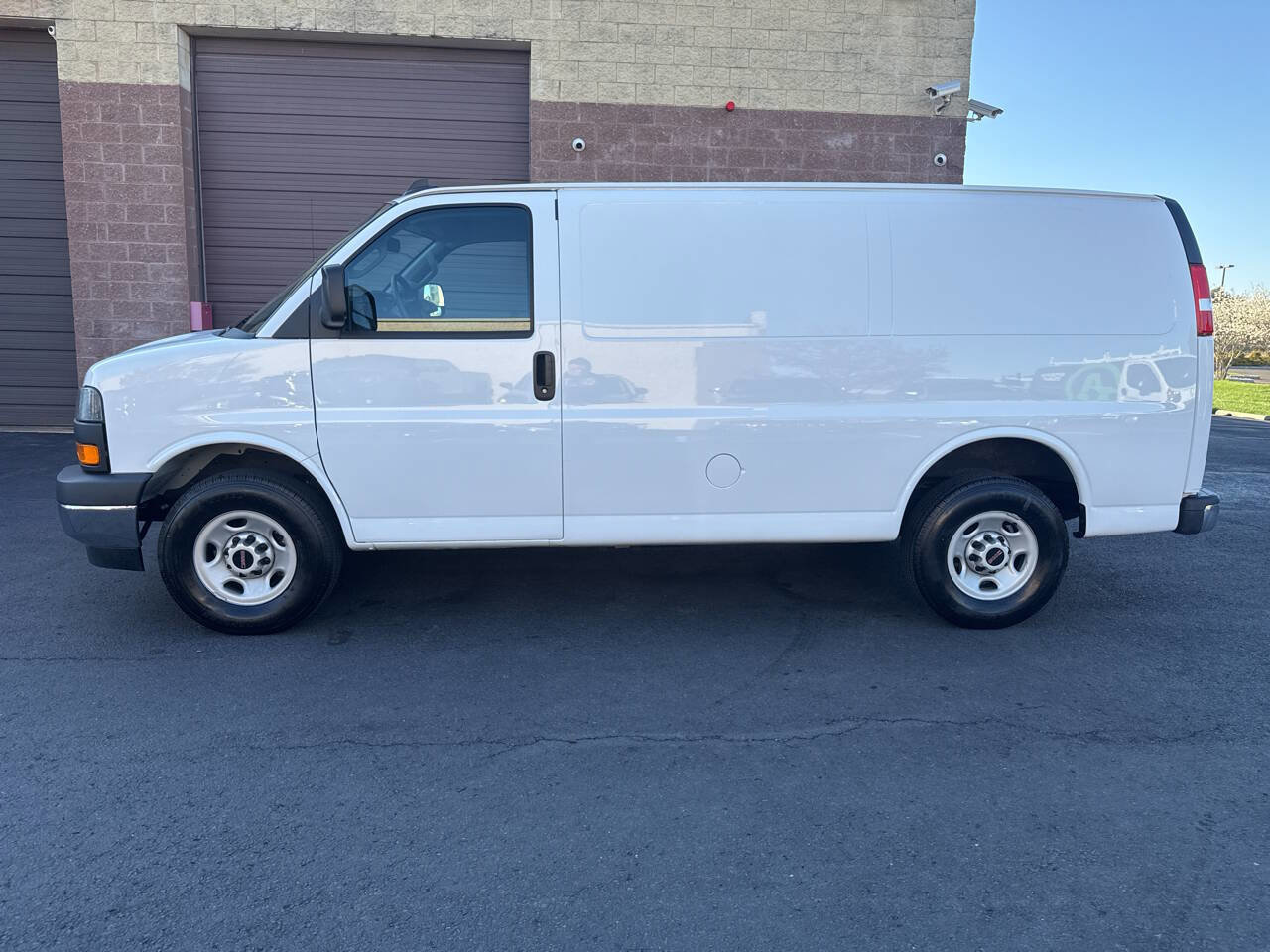 Used 2024 GMC Savana 2500 w/ Driver Convenience Package image 23