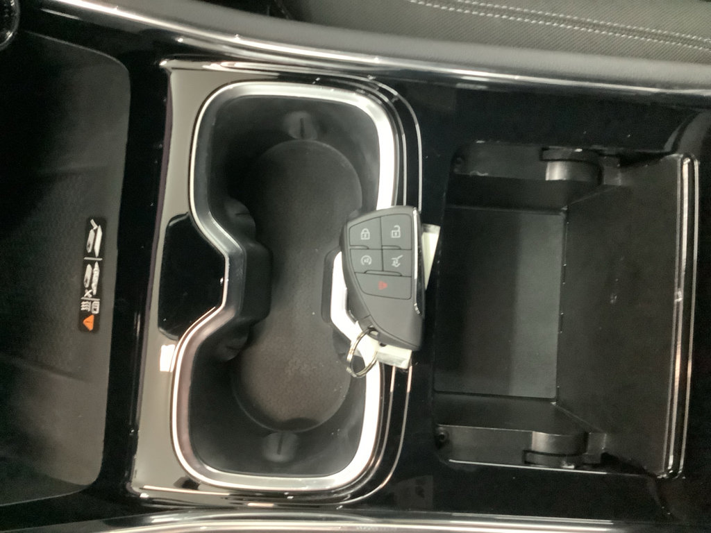 Used 2024 Chevrolet Traverse LT w/ LPO, Floor Liner Package image 19