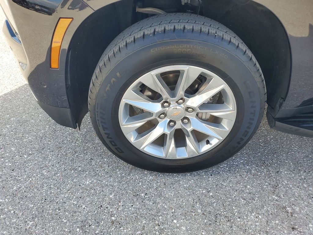 Certified 2025 Chevrolet Suburban Premier image 17