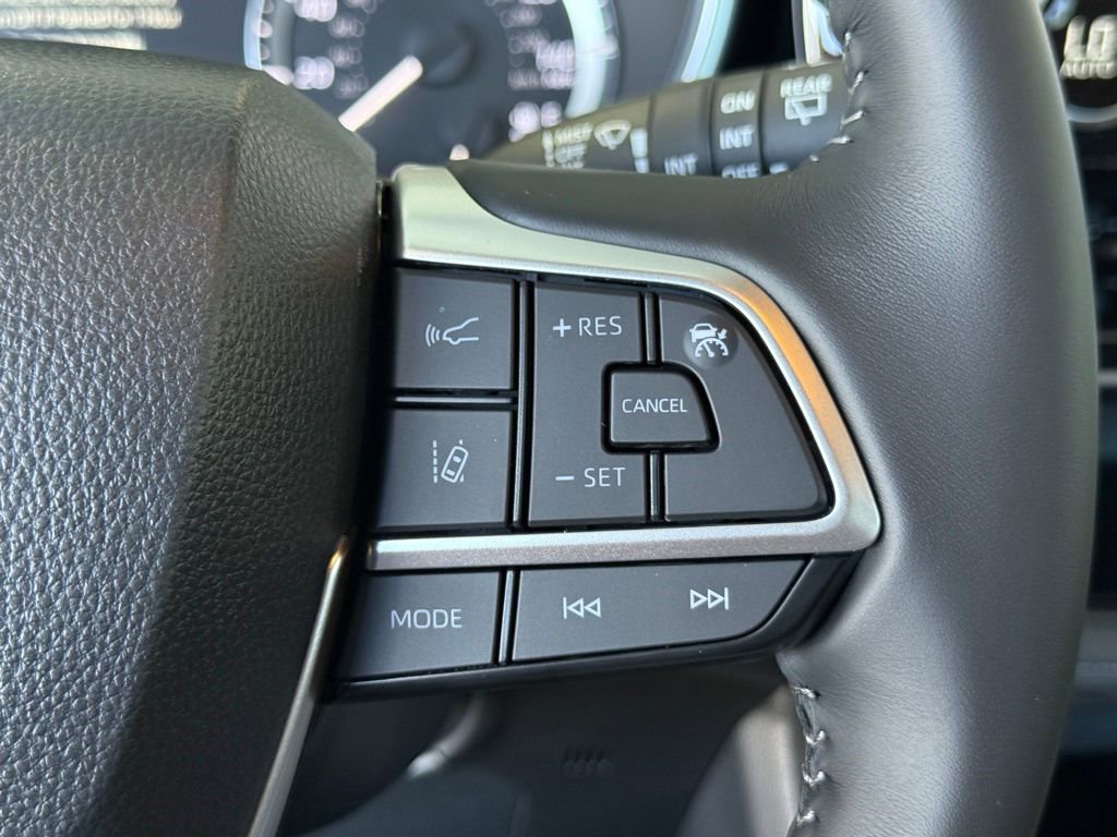 New 2025 Toyota Highlander XLE image 22