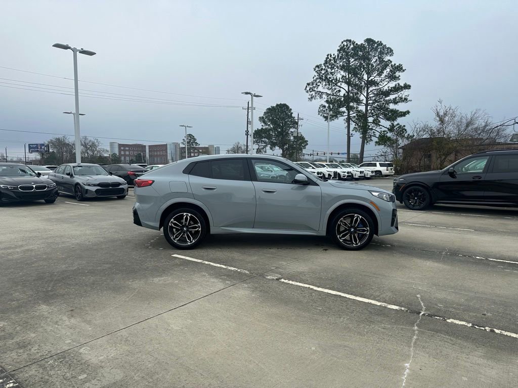 Certified 2025 BMW X2 xDrive28i image 4