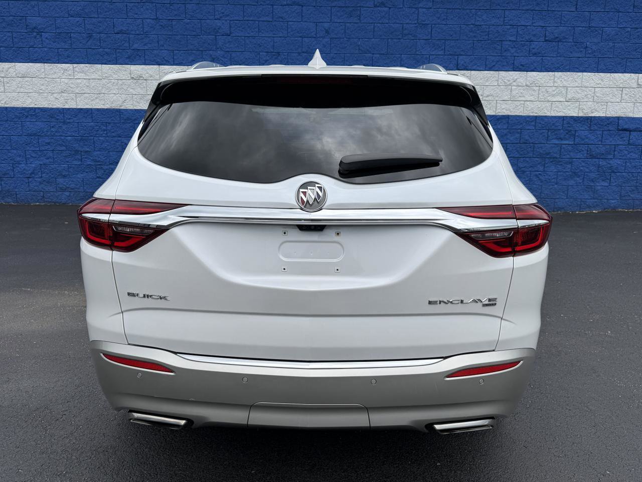 Used 2018 Buick Enclave Avenir w/ Avenir Technology Package AWD/4WD image 21