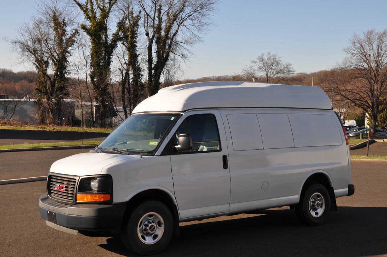 Used 2015 GMC Savana 2500 LS w/ Cold Climate Package RWD image 1