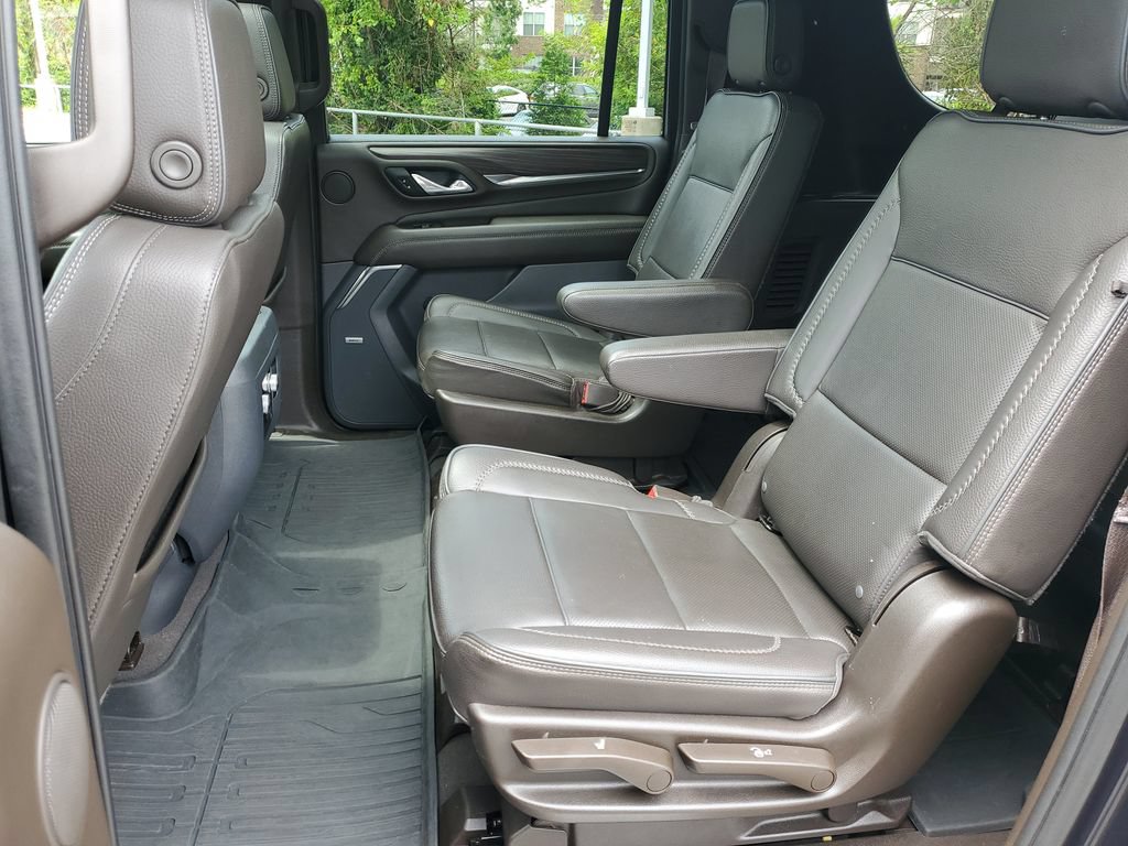 Used 2023 GMC Yukon XL Denali AWD/4WD image 12