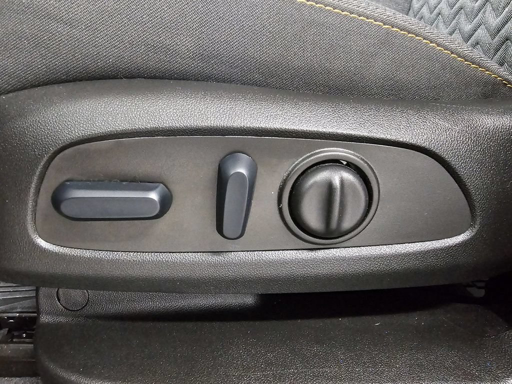 Certified 2024 Chevrolet Equinox LT FWD image 16