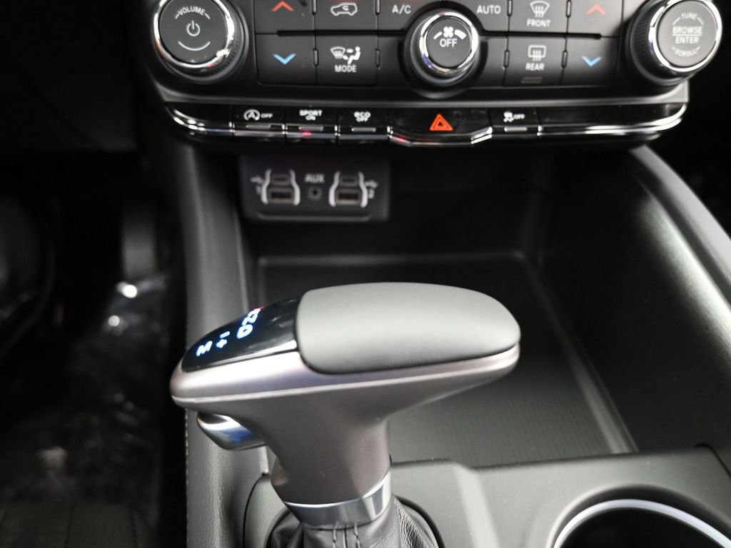 Used 2024 Dodge Durango SXT w/ 3rd Row Seating Group image 39