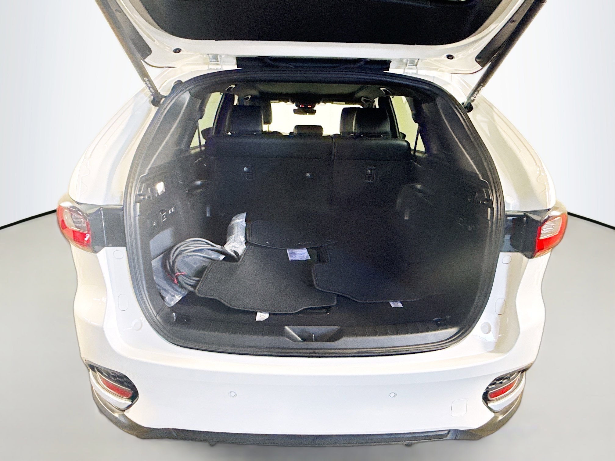 Used 2025 MAZDA CX-70 Plug-In Hybrid w/ Premium Plus image 35