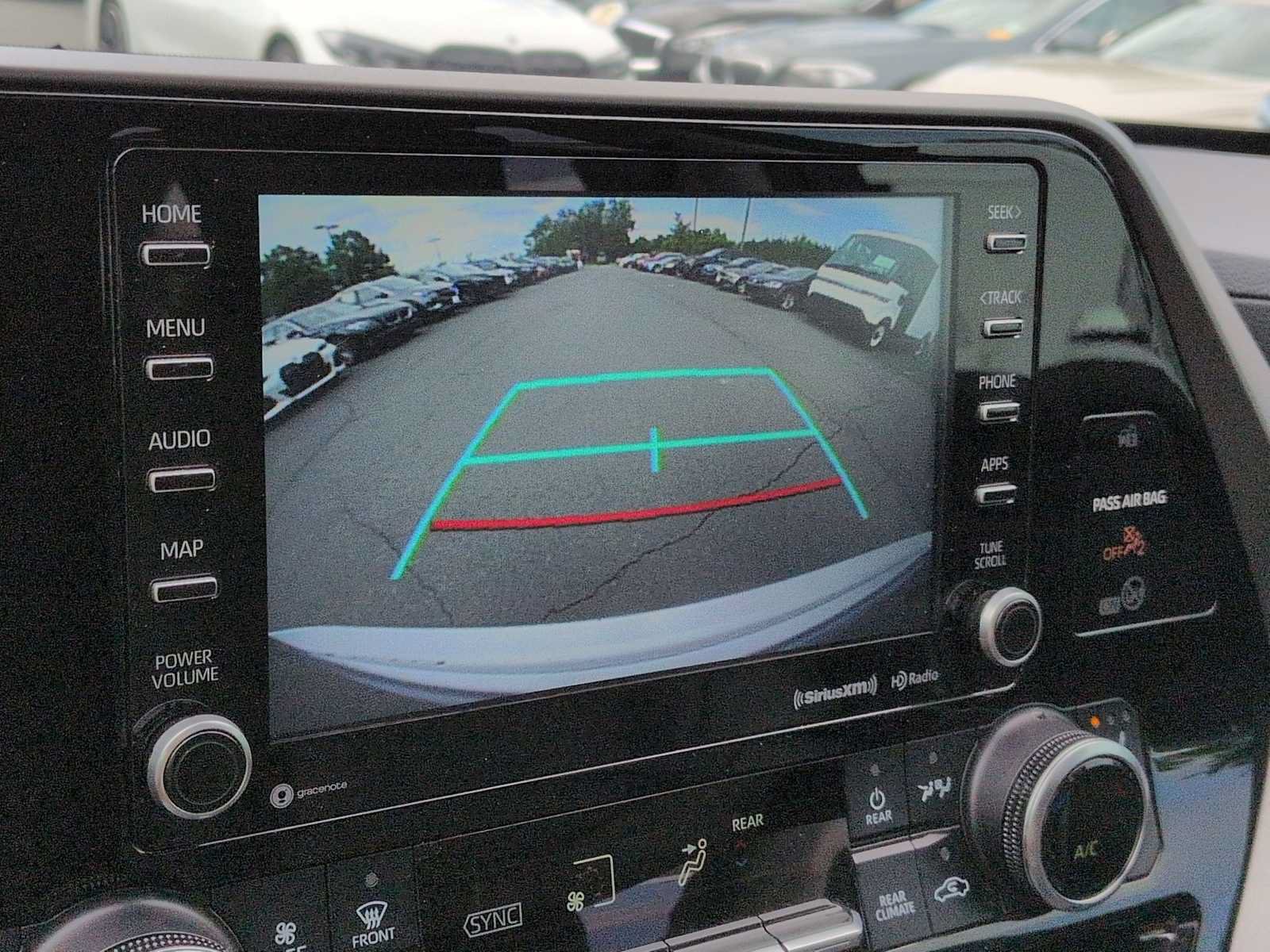 Used 2021 Toyota Highlander XLE FWD image 31