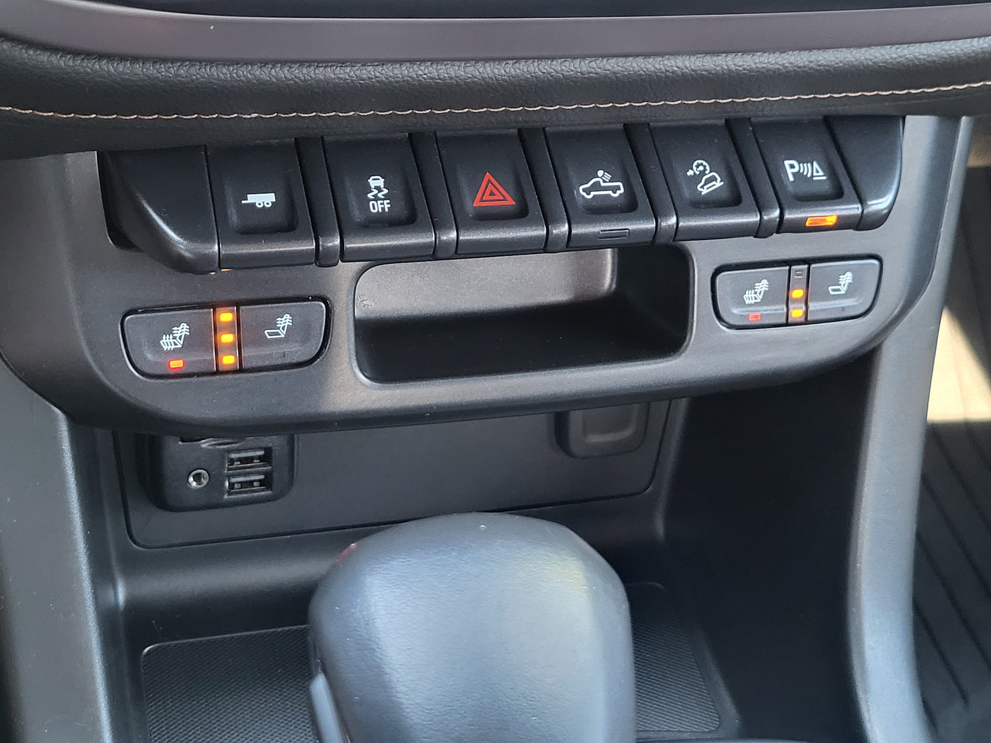Used 2022 GMC Canyon AT4 w/ Trailering Package AWD/4WD image 17