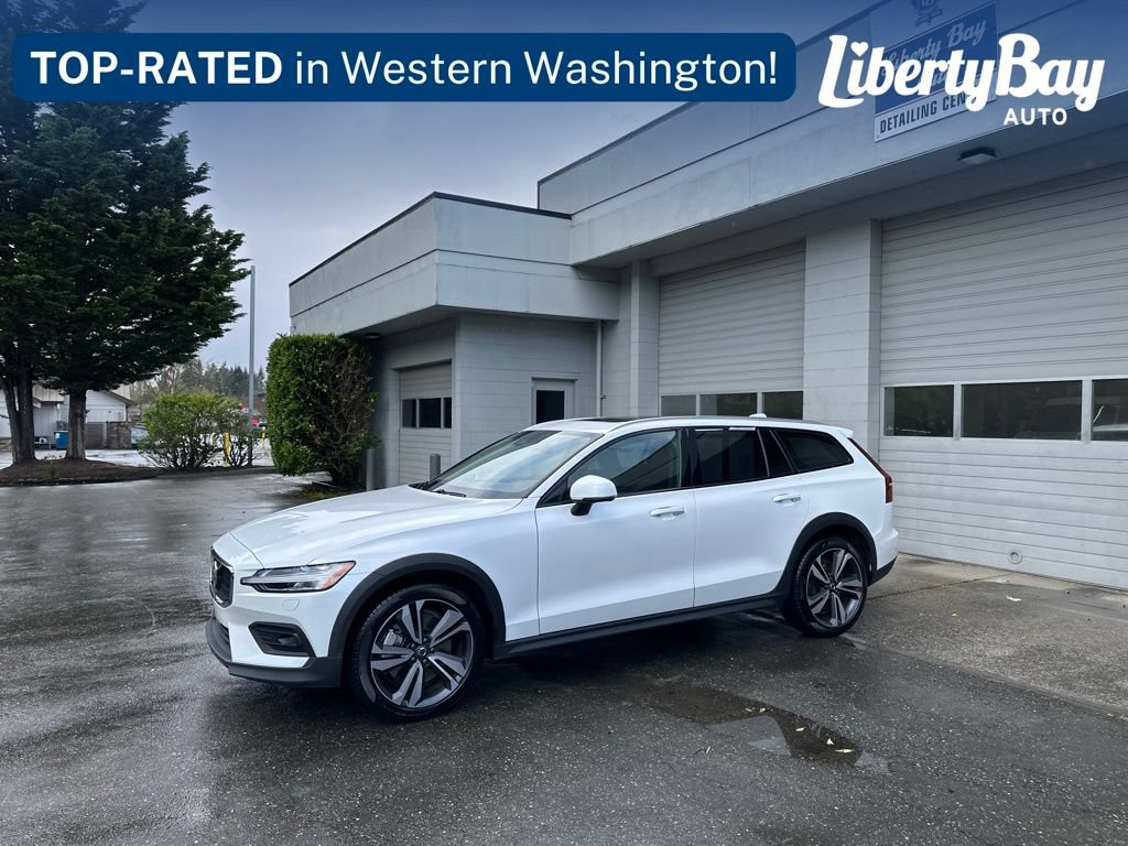 Used 2025 Volvo V60 B5 Cross Country Plus