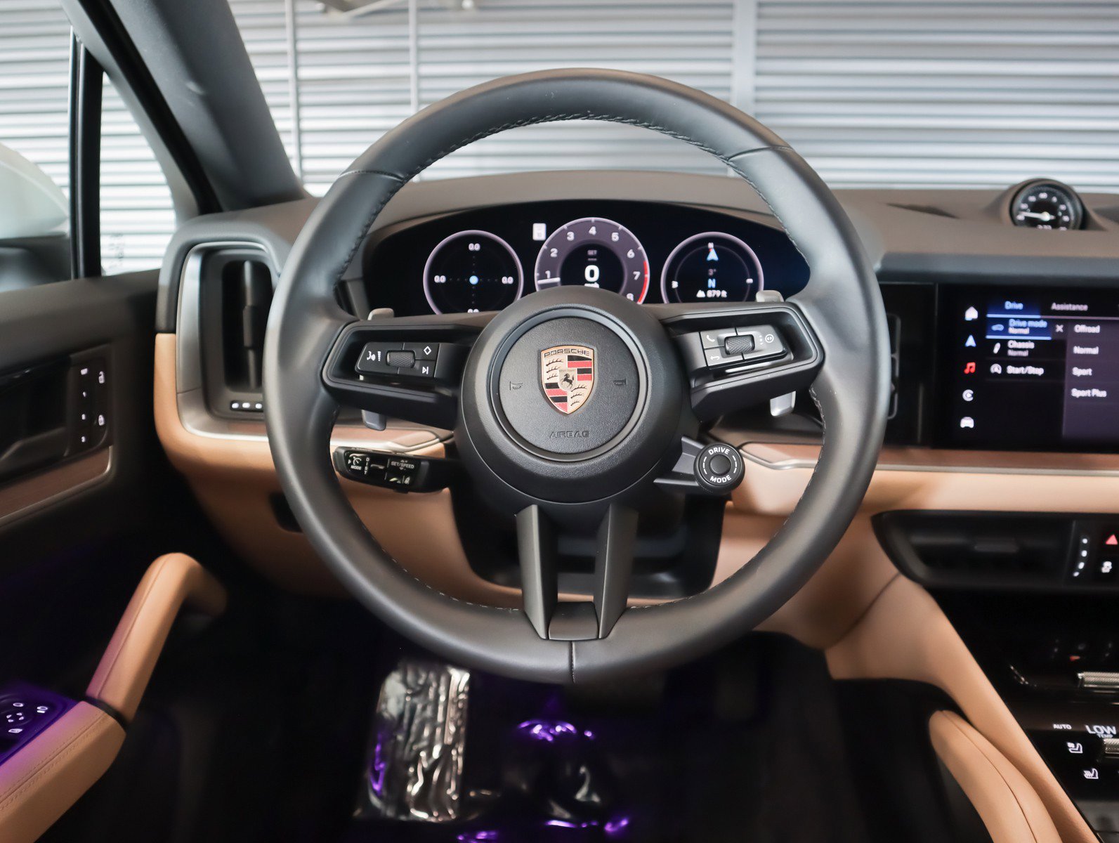 Certified 2025 Porsche Cayenne Coupe image 15