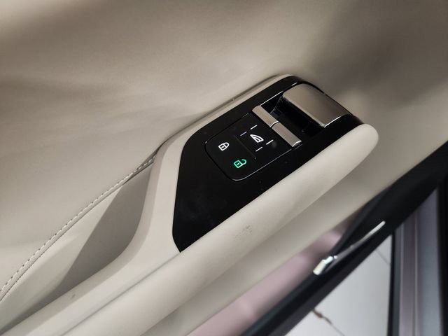 New 2026 Volvo EX90 Plus RWD image 19
