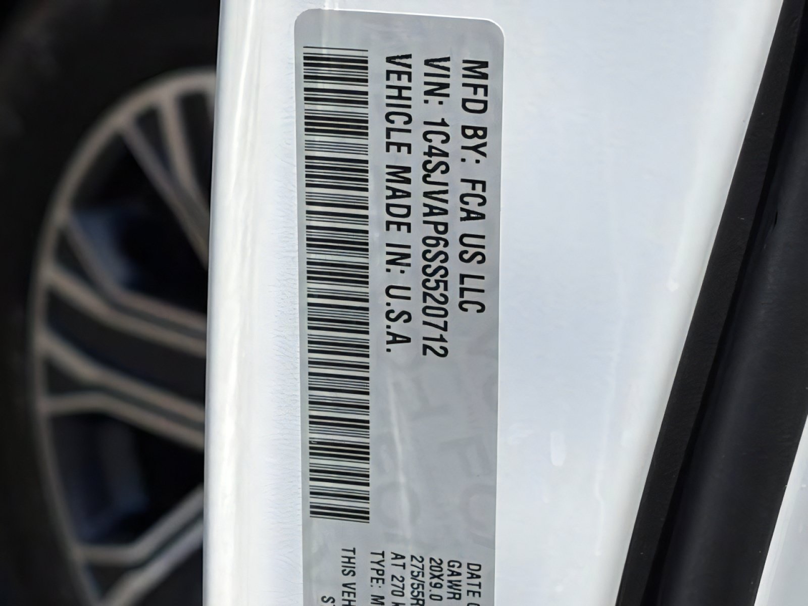 Used 2025 Jeep Wagoneer 4WD image 32