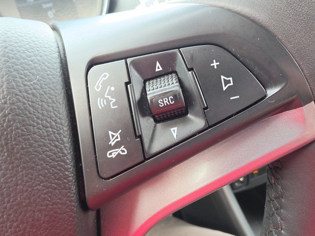 Used 2021 Chevrolet Trax LT w/ Premium Seat Package AWD/4WD image 37