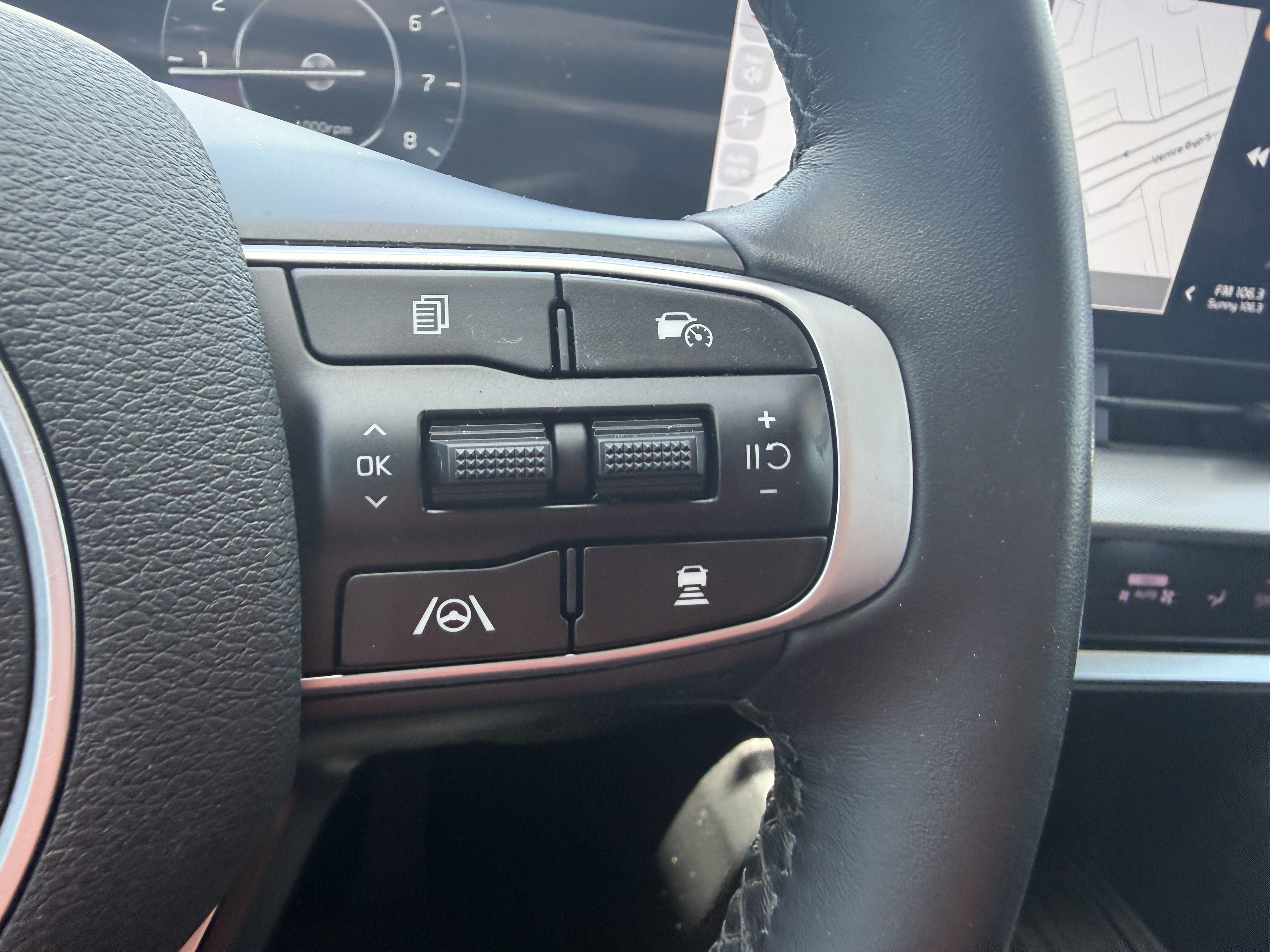 Used 2023 Kia Sportage SX FWD image 30