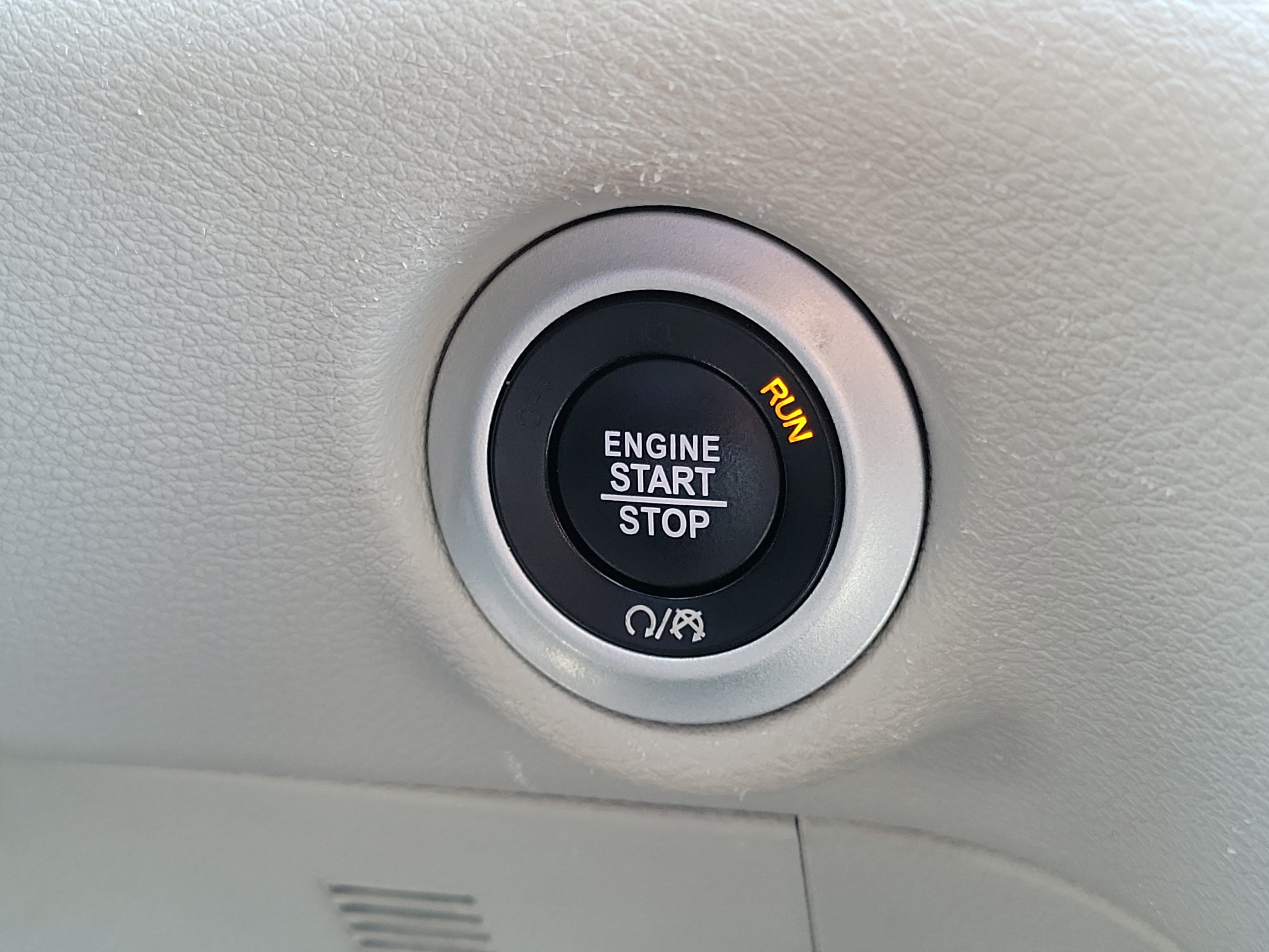 Used 2024 Chrysler Pacifica Touring-L FWD image 26