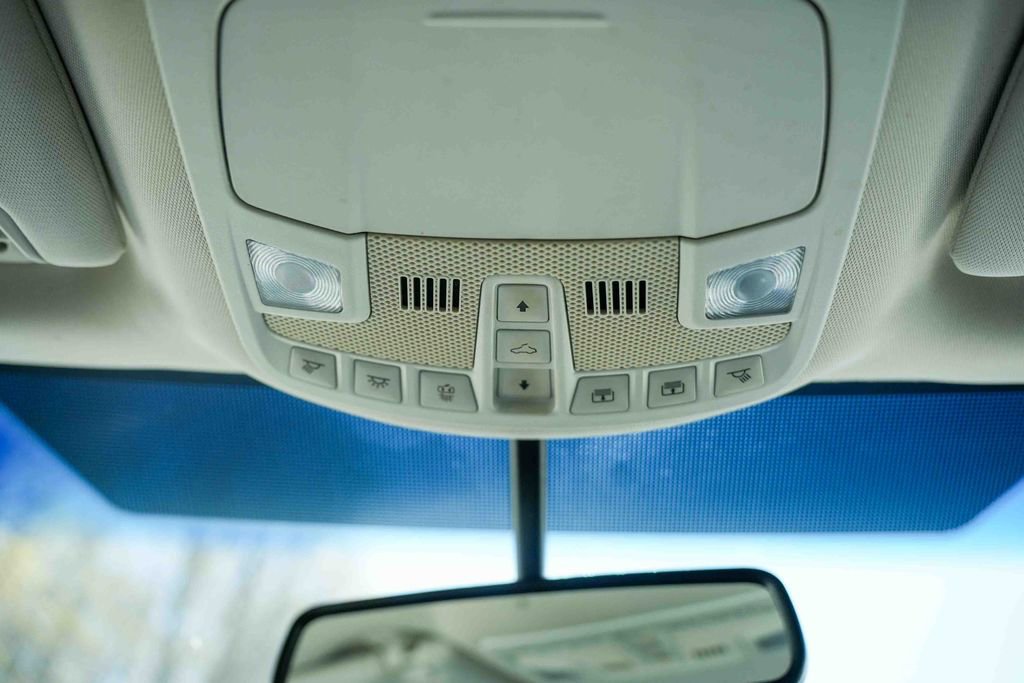 Used 2018 Ford Edge Titanium w/ Equipment Group 301A AWD/4WD image 23