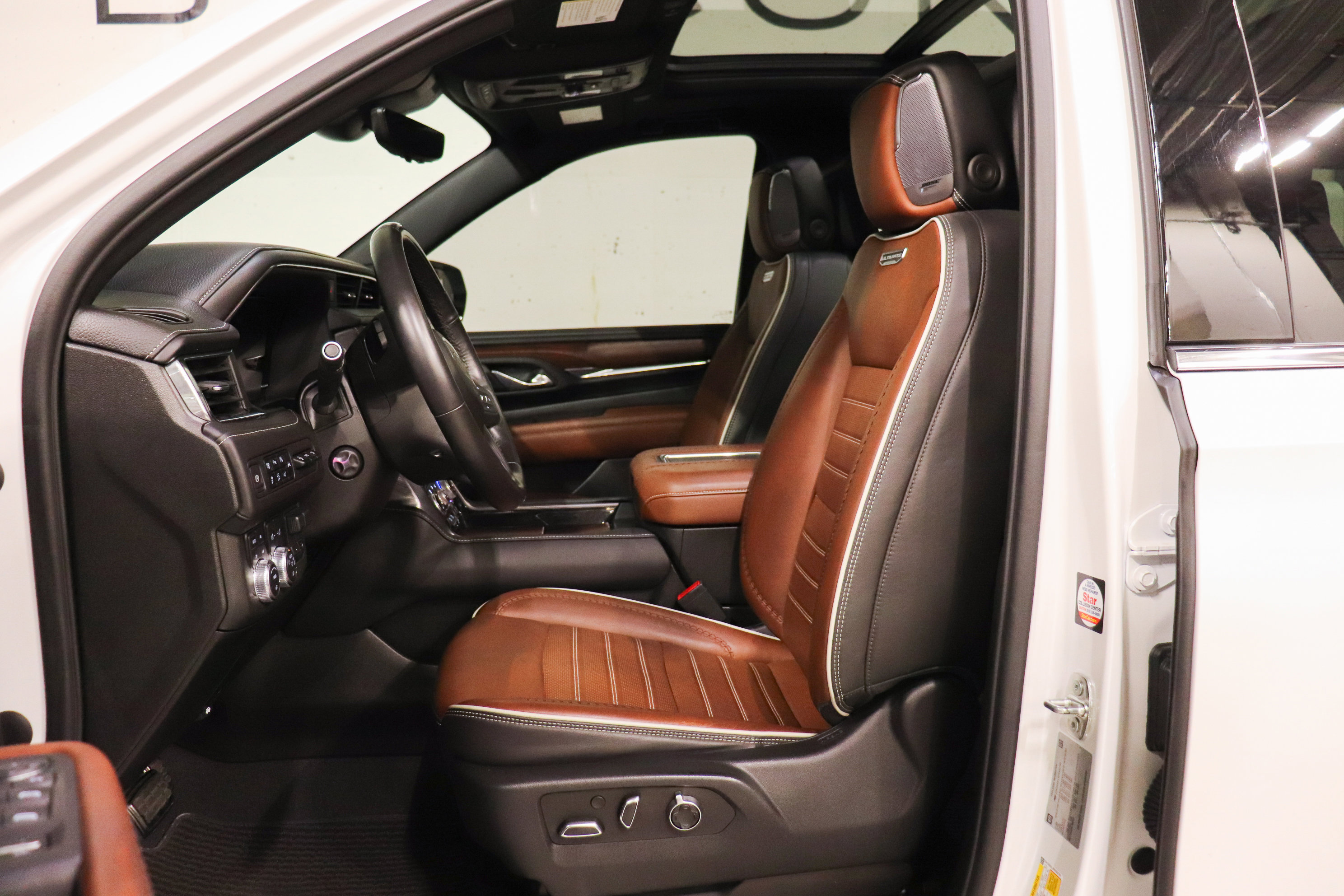 Used 2023 GMC Yukon Denali Ultimate image 13